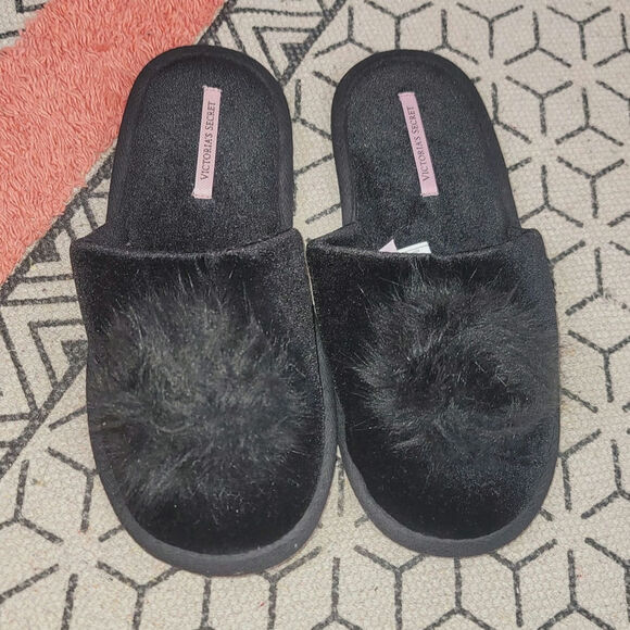 VICTORIA'S SECRET CRUSHED VELVET BLACK SLIP ON SLIPPERS with POM, SZ MEDIUM 7-9 - Picture 6 of 11